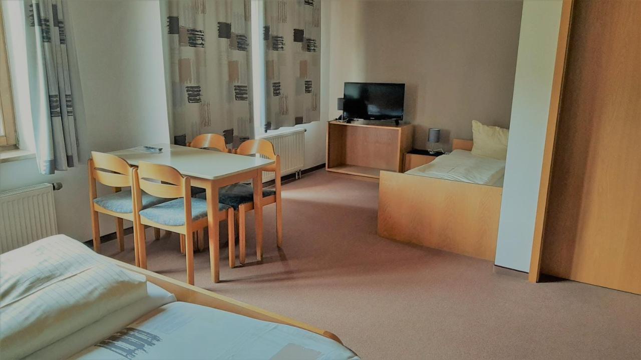 Landgasthof Schwarz Windsbach Bagian luar foto