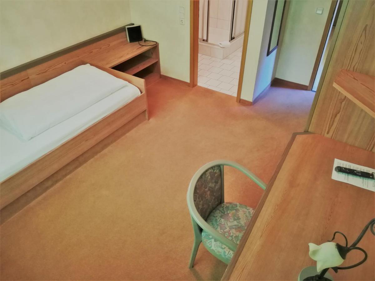 Landgasthof Schwarz Windsbach Bagian luar foto