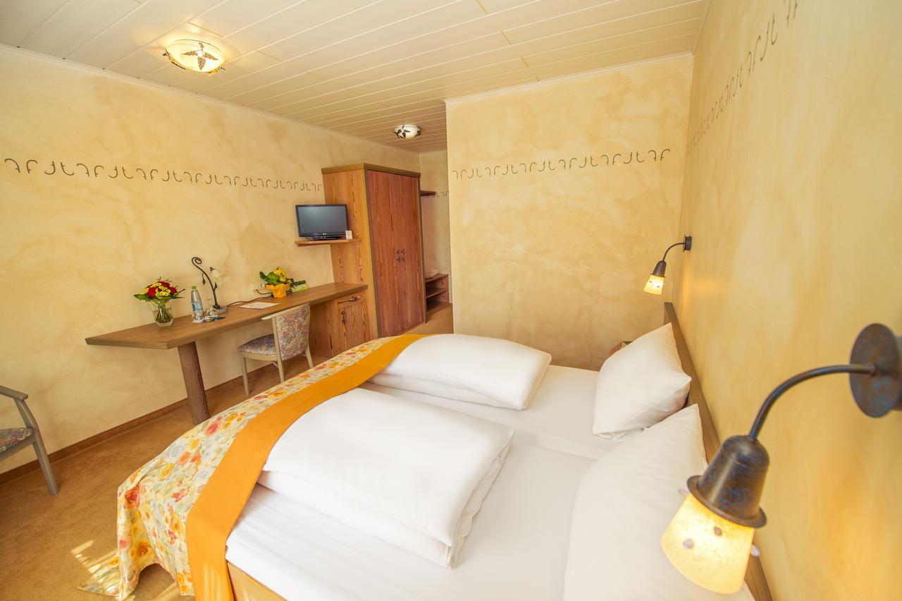 Landgasthof Schwarz Windsbach Bagian luar foto