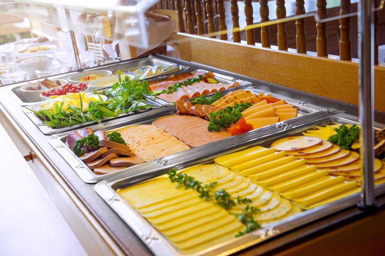 Landgasthof Schwarz Windsbach Bagian luar foto