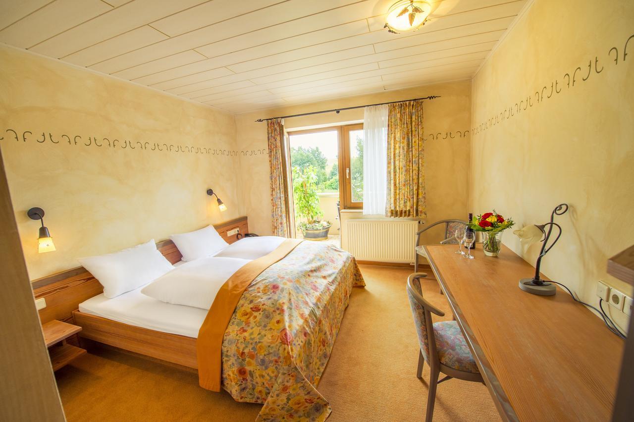 Landgasthof Schwarz Windsbach Bagian luar foto